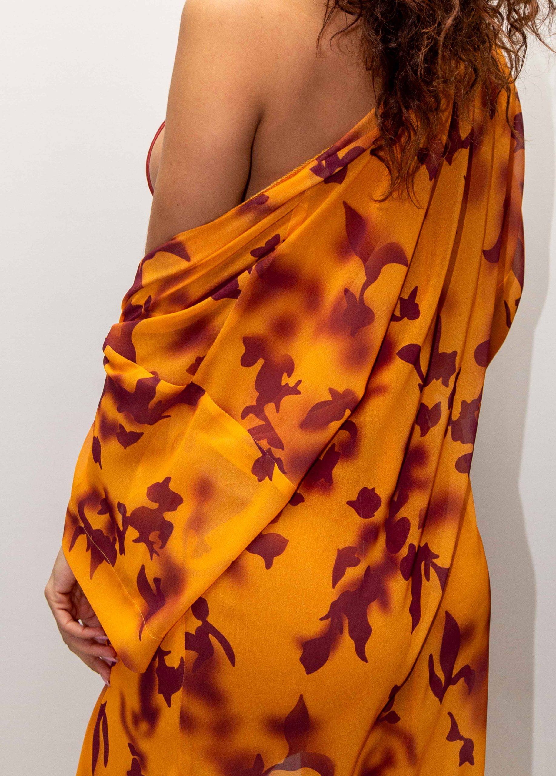 KImono coral Zeta de Zoe by Zoe Bayona - Verano 2024 Kimono coral Zeta de Zoe by Zoe Bayona